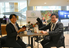 Takumi Fujiki and Takashi Suzuki of Hokkaido University