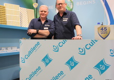 Alessandro Montanarella and Mario Smid of Gobain Cultilene, supplier of stone wool substrate.