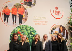 Melissa Verkade, Esther de Waard, Floor van Kester, Margriet Looije, Jolanda Houweling and Puck Janssen of Looye Growers.