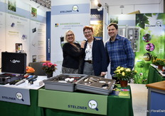 The team from Stelzner with the suitcase containing all the measuring equipment you need for cannabis cultivation.