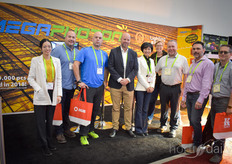 Vermillion Growers from Manitoba is currently working on the realisation of their greenhouse, which will be equipped with Megaphoton lights so they couldn't miss out on visiting the company during the CGC. In the photo Ted van Haute & Travis Copeland with Morelite and Patrick Jolicoeur with Minnipeg Environmental & Lucky Deschauer & Mark Kohan with Vermillion Growers and of course Robert Jan de Ruiter with his colleagues of Megaphoton. 