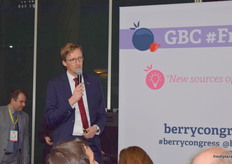 Steven Oosterloo from Flevo Berry during his presentation at the FreshIdeas stage; Strawberries-Breeding for the Future.