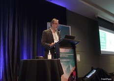 Elio Jovicich presenting about the 'RD&E Strategy for Protected Cropping - what did we learn about the PC industry in Australia?'