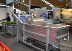 Vegetable washing line at the Trinkel Gemüsetechnik stand.