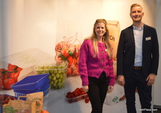 Alexandra Krautscheid and Benjamin Wegner from the packaging company HK-Pack.