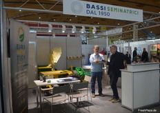 Exchange of information at the stand of the Italian company Bassi Seminatrici.