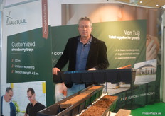 Frits van Duijn from Van Tuijl supplies innovative gutter systems for commercial horticulture and counts Germany among its most important sales markets.