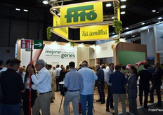Large number of visitors to the Semillas Fitó stand.