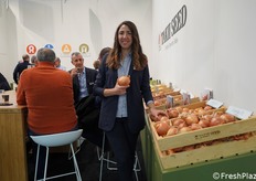 Giuliana Caliandro from Takii Europe seed company, a subsidiary of the renowned Takii & Co in Japan, specializing in the development of vegetable and flower varieties. The subsidiary excels particularly in its offering of vegetable seeds, with onions, rootstocks, carrots, cabbage, and Brussels sprouts distinguished in the professional sector.