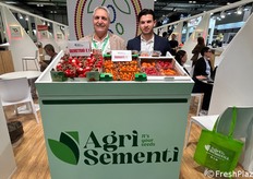 Among the Sicilian co-exhibitors was Agrisementi. Andrea Gentili and Salvatore Caruso present