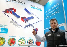 Urbinati boasts markets in more than 100 countries worldwide and has subsidiaries in France and Australia. In the photo, Eden Noi shows one of the automation systems offered by the company.