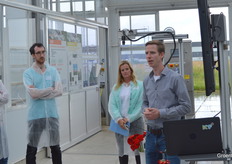 Monique Bijlaard showed the gerbera robot that the WUR is working on.