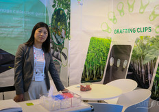 KB Tech is a Chinese company. It produces troughs and drainage gutters for hydroponic cultivation, as well as grafting Clips. On the photo is Zhang Yan.