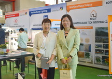Youyou Zhu from Defeng Mechanical and Alice Pan from Shandong Glass Tech Industrial