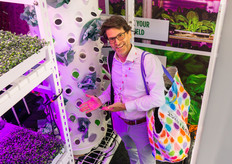 Marco Tidona shows his aponix cultivation system