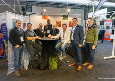 Phil Johnson and Herney Hernandez from the Canadian strawberry farm Boem Berry Farms; Dominique Blok, Jakob Johannson, Ton Habraken from Svensson; Matthew Korpan from the Canadian greenhouse builder South Essex; Sam Soltani from the LED supplier Sollum Tech; and Joris Vermonden from Svensson.