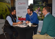 Miguel Sequeira from Berrytech has a lot of visitors and questions about their raspberries.