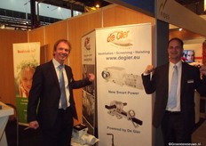 Robert Langelaan en Arwin van der Wees of De Gier showed their muscles.