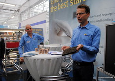 Wim Nauta and Nico Smit of Seed Tuning. The company developed machines that quickly count seeds and assess the quality of young plants. They handle various kinds of seeds.