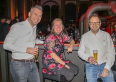 Er werd gezellig geborreld door Mark van Dijk en Markus Balan van Ludvig Svensson.