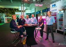 Marion van Gogh and Wichard Schrieks (Wittenberg Gemüse) visiting Mechatronix: Koen Vangorp, Bert van der Lugt, Ellen Everaert, and Patrick Casteleyn.