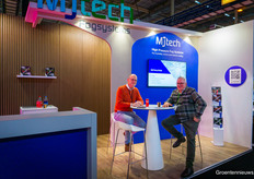 Roy Rosendahl, Swedish cucumber grower, Klagstorps Gurkodling, visits Peter van den Bemd from MJ Tech.