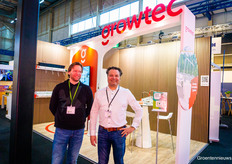 Toon Hopmans visits Robin Dirks from Growtec. The companies have collaborated to study the quality and cleanability of coatings.