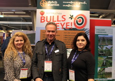 Kateryna Volianska and Hanna Lutskobe visiting the stand of Wim Roosen with Dutch Plantin