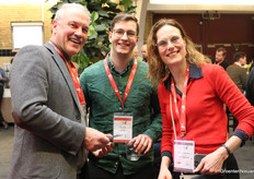 Martien Melissant of Rovensa Next meets newcomer Bart Odijk with Incotec. Brechje Veerman came to introduce her new colleague, while also exploring with Bart the opportunities for Incotec in the strawberry market. The advance of strawberries from seed may offer opportunities for the company, which is good at seed coatings.