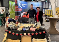 For the first time at Aardbeiendag with their diverse range of packaging: Nils Engelvaart Jacqueline Lissenburg (Quality Pack)