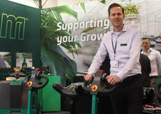 Dolf van der Hoeven with Metazet. The promotion was taken very seriously by many fair visitors.