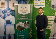 Lex Kneppers of Van Eck Bedrijfshygiene demonstrates Turbofog technology
