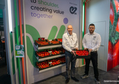 Frank van der Spek and Jitse Schone of Enza Zaden with the breeder's tomatoes and peppers