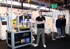 Just too late. Vincent Jalink of Phenovation had a birthday on Wednesday, at the fair. Just look at the flags. Phenovation introduced a new sensor: CF2GO.