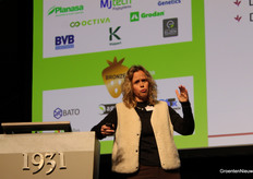 Gondy Heijerman of Delphy kicked off block 3 on the plenary stage.