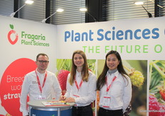 Juul Franssen, Jenny Friesen and Xiaotong Wang (Plant Sciences Genetics) promote their latest variety ''Inspire'', it was available to taste at The Greenery's stand