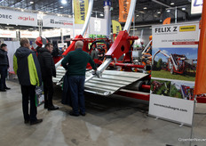 Hall 6 was full of large machines, mostly for outdoor crops. Poland is a big agricultural country. On the way from Warsaw to Kielce, you come across lots of orchards along the highway.