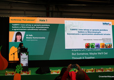 At the 'under cover' conference, the topics discussed included ToBRFV. Resistant varieties are also being grown in Poland, although many growers still dare to do without resistant varieties, for example when growing pink tomatoes.