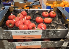 Of course, we also encounter pink tomatoes at Biedronka.