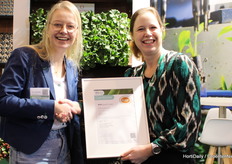 Anne Leenheer, GreenProducts proudly accepts RHP certificate from Martine Holtkamp RHPhttps://www.hortidaily.com/article/9805652/rhp-certification-for-green-products/
