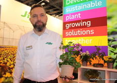 Jurgen Rost shows off the Jiffy Pot R3