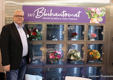 Carsten Eissen, Roesler at the flower vending machine