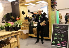 At Oasis Floral Products, you could attend a workshop to work with Oasis Renewal Floral Foam