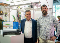 Cock van Bommel of Erfgoed explains to Jelle Boeters of Filclair the new deep float system, developed together with Meteor System