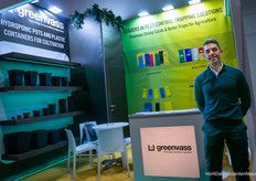 Greenvass was with quite a team, but they were just on the road, so Pedro Velazquez was allowed in the photo