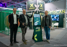 Daniel Weiss, Michael Gruber and Arjen de Haan of avemoy show the drone for the Hortiscan system, which is used to scout in the greenhouse.