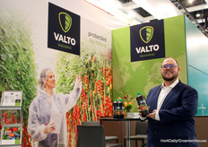 Nelson Perez (Valto) with the well-known V10 product.