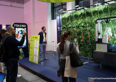 An hourly demo with tomato harvesting robot HarvAI at TTA-ISO, and plenty of audience every hour.