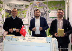 Dmytro Yakymakha, Oleksandr Shled and Kyrolo Gluiza (Begrow)