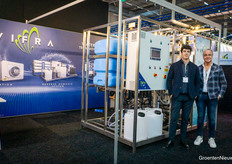 Vifra has long been active in horticulture, adding systems for water quality to its range ten years ago. Especially in view of mandatory recirculation, but also given the importance of water conservation, the market for them is growing. Pictured are Riccardo and Vincenzo Russo.